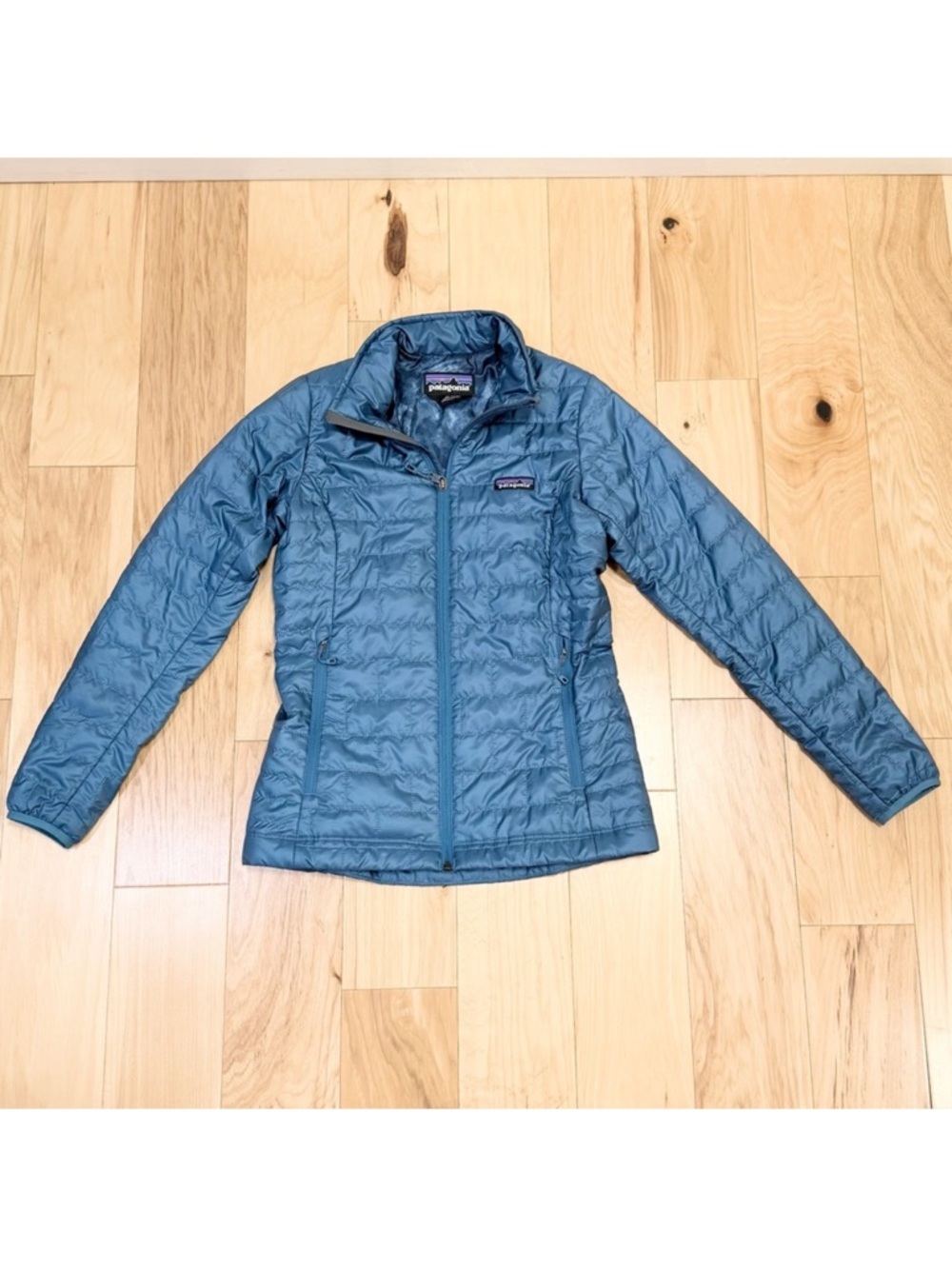 LIKE NEW Patagonia Women’s Nano Puff Jacket Coat